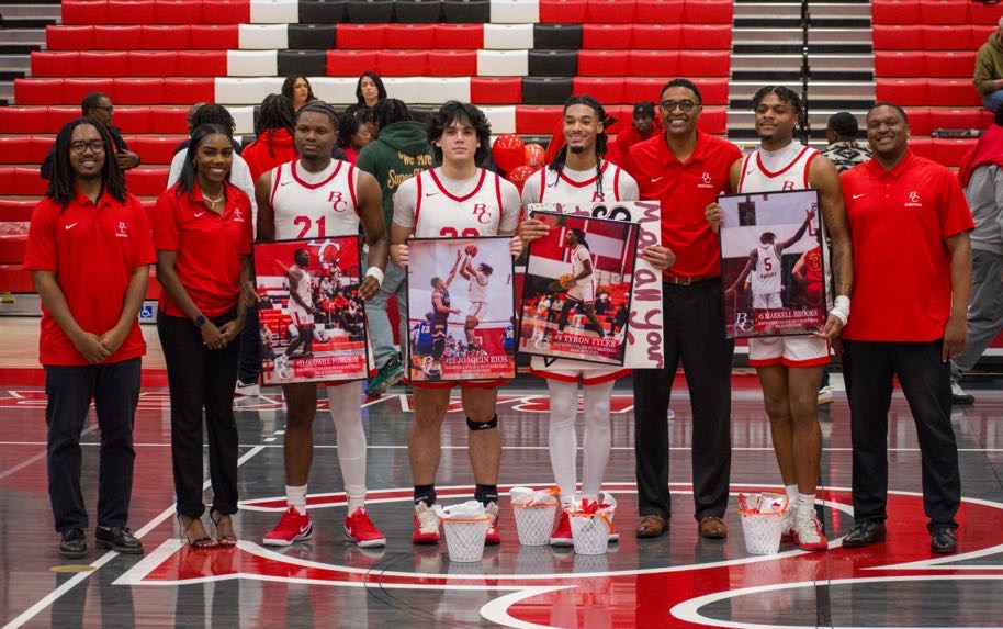 Renegades Pull Away in Second Half to Defeat LA Valley on Sophomore Night, 77&ndash;71