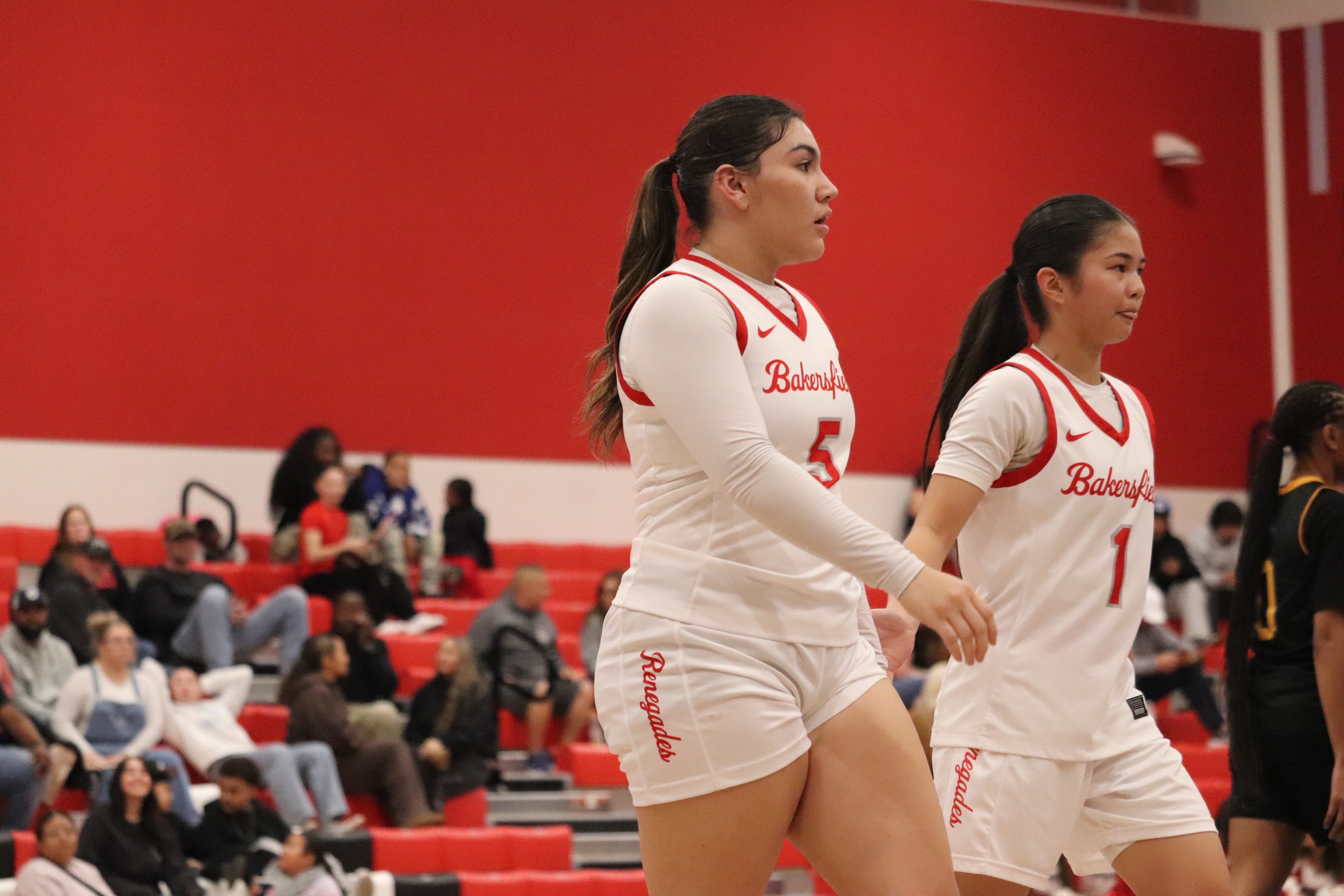 Renegades Fall in Tight Battle with LA Valley, 51&ndash;50